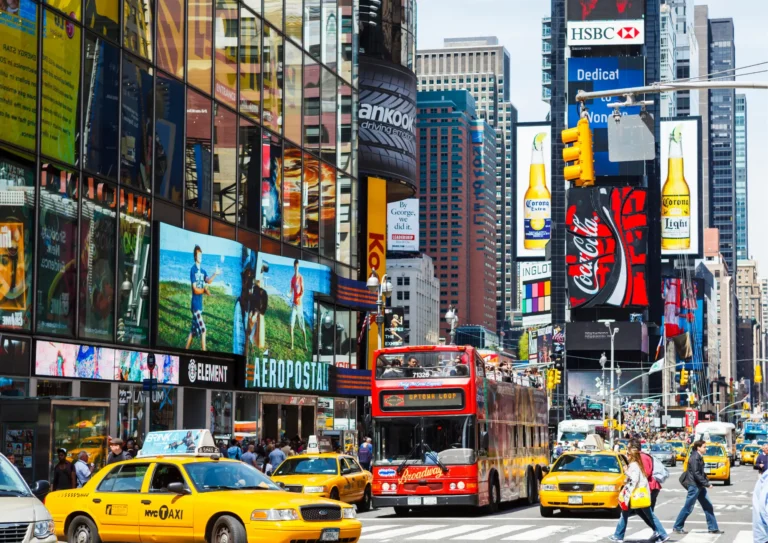 DOOH (Digital Out-Of-Home) - nowoczesna forma reklamy zewnętrznej